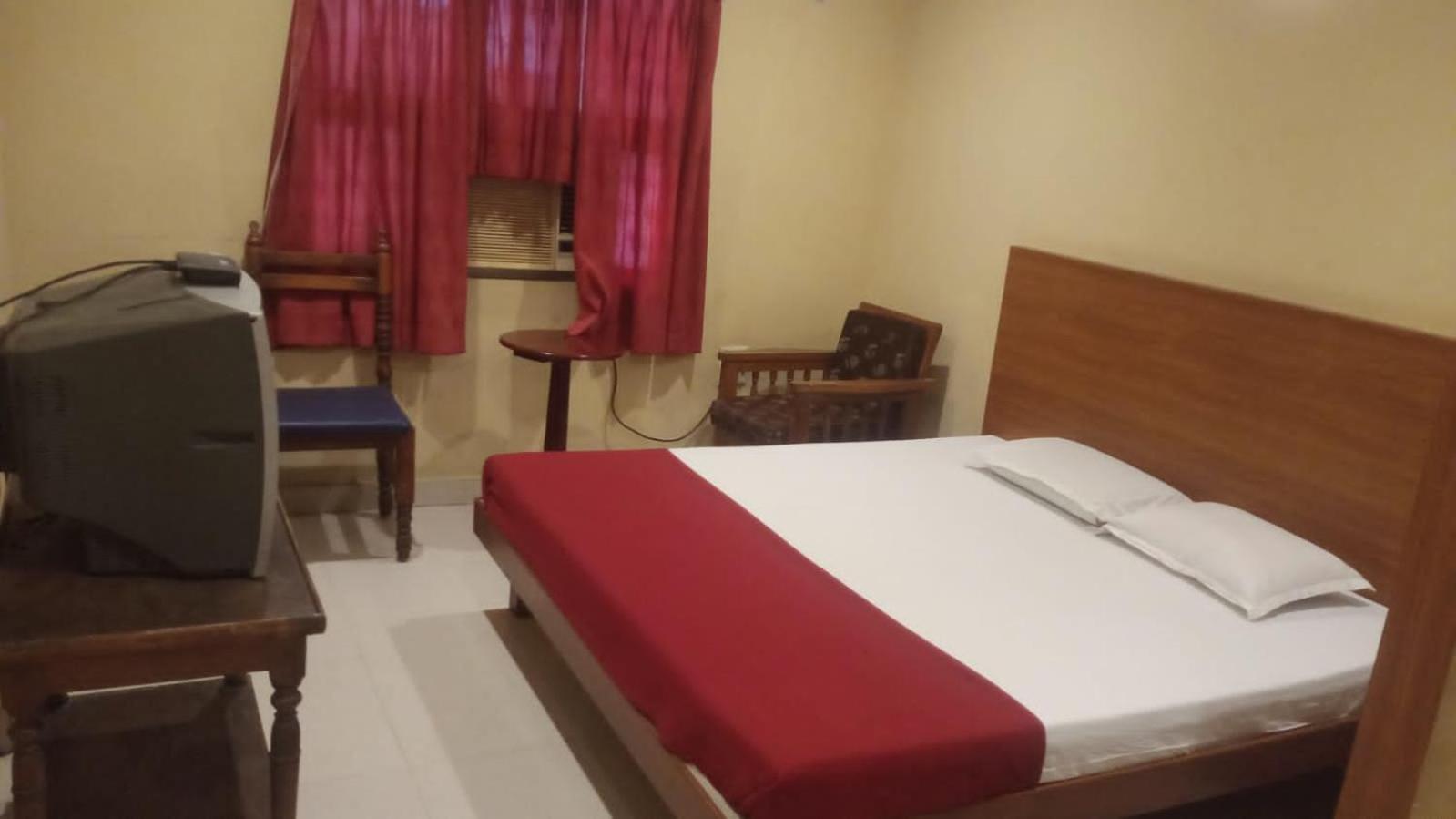 Hotel Soorya International Pondicherry Bagian luar foto