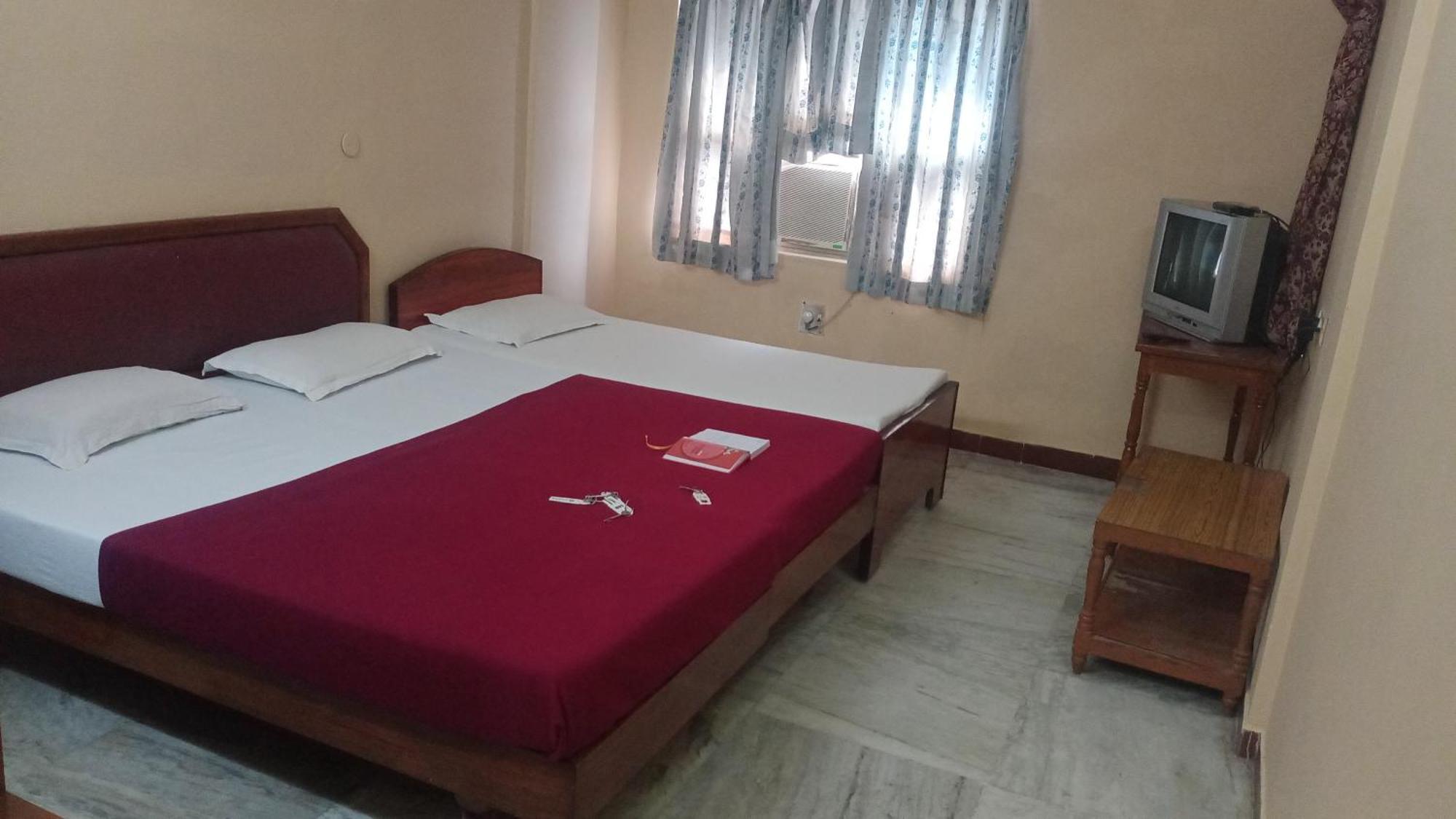 Hotel Soorya International Pondicherry Bagian luar foto