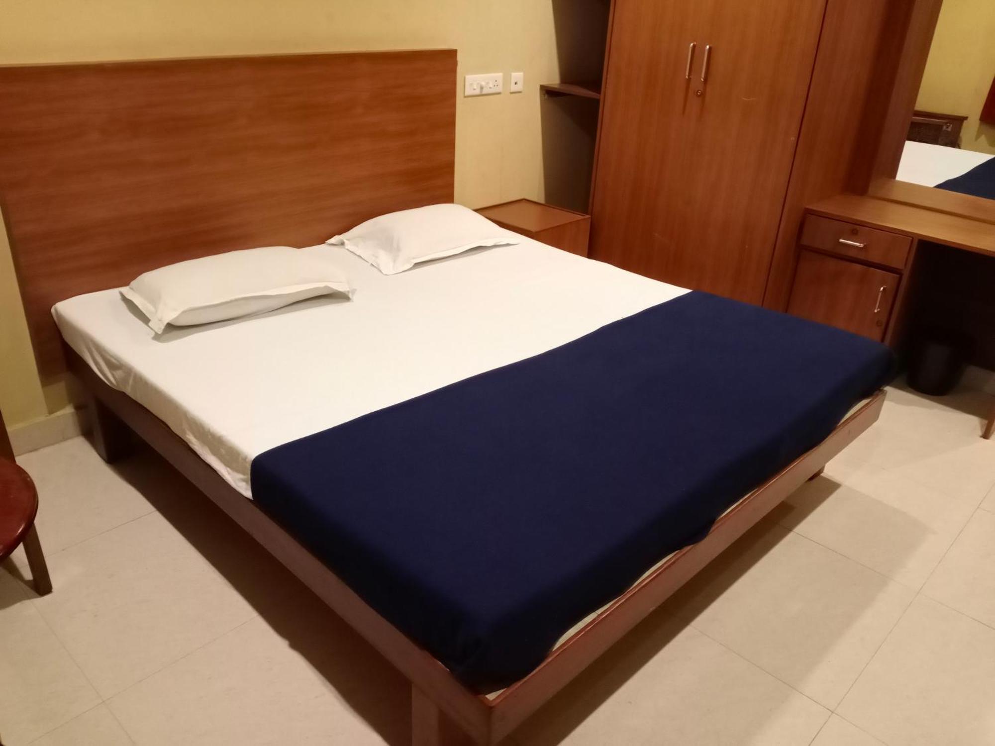 Hotel Soorya International Pondicherry Bagian luar foto