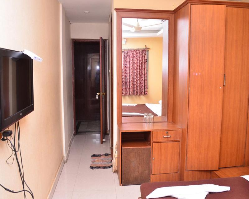 Hotel Soorya International Pondicherry Bagian luar foto